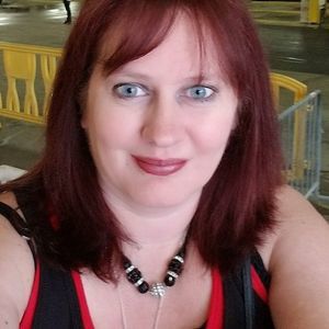 Meet your Posher, Suzanne